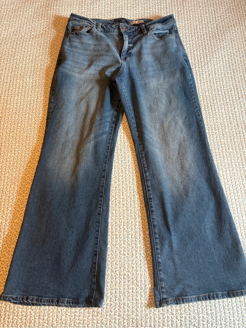 BCBGeneration Women's Blue Low Rise Baggy Flare Jeans 11/30